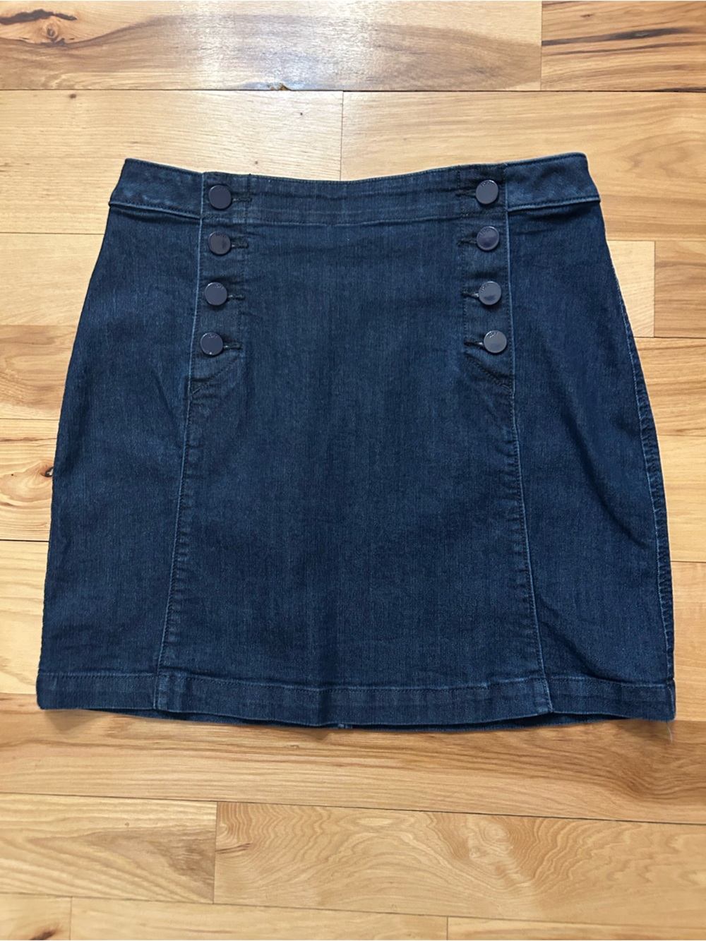 Loft Jean Skirt, cotton polyester spandex, size 6  (H-24)